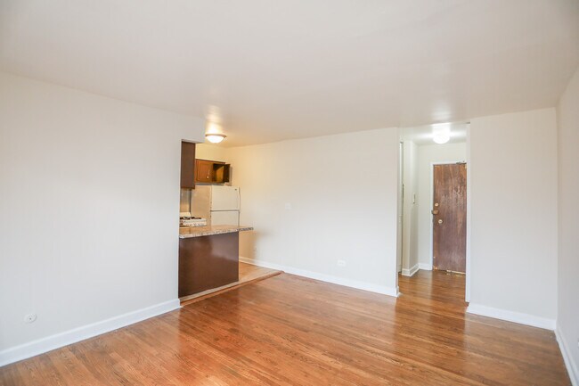 Photo - 5859 N Winthrop Ave Unit #207