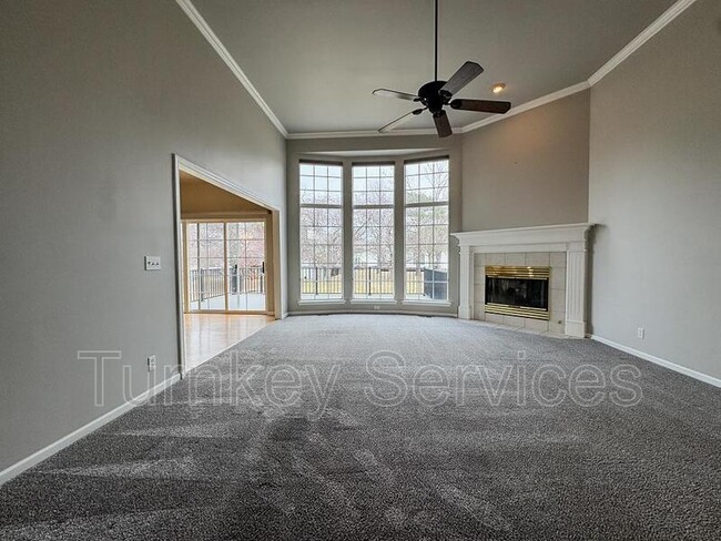 Photo - 717 Villa Plaza