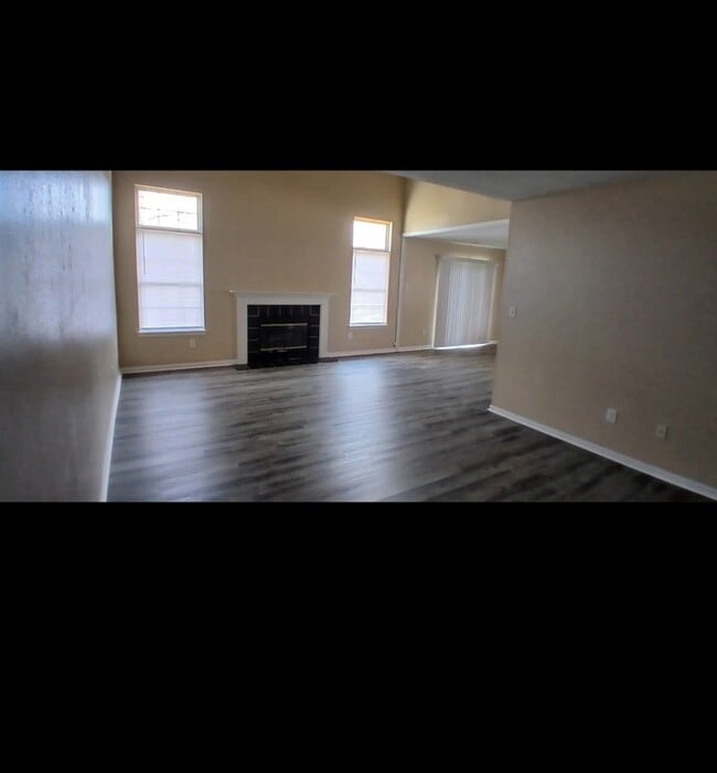 Photo - 253 Harts Ford Way