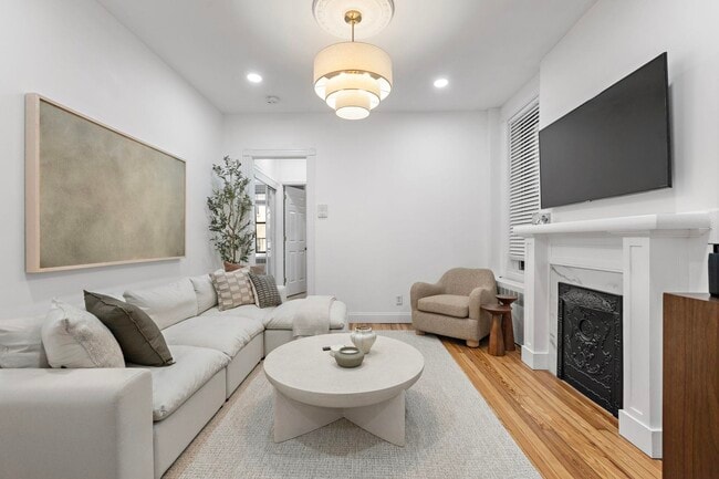 Building Photo - 1112 Park Ave Unit 2R Rental