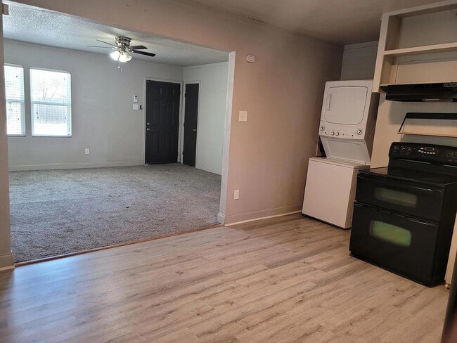 Photo - 2404 Avenue U