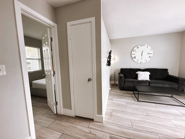 Photo - 50 Davie Blvd Unit SI FL1-ID1503926P