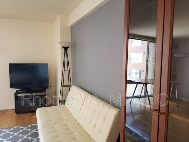 Photo - 950 25th St NW Unit 615N