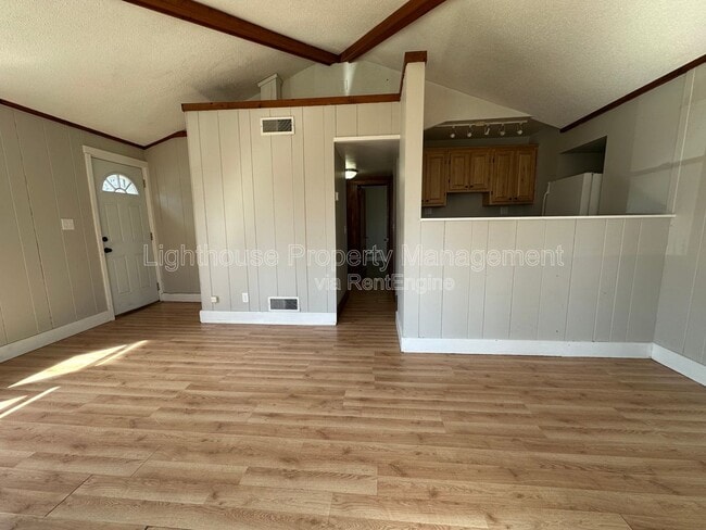 Photo - 45 Leitch Dr Unit A 1/2