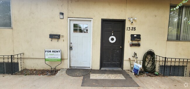 Building Photo - 1328 S Michigan Ave Rental