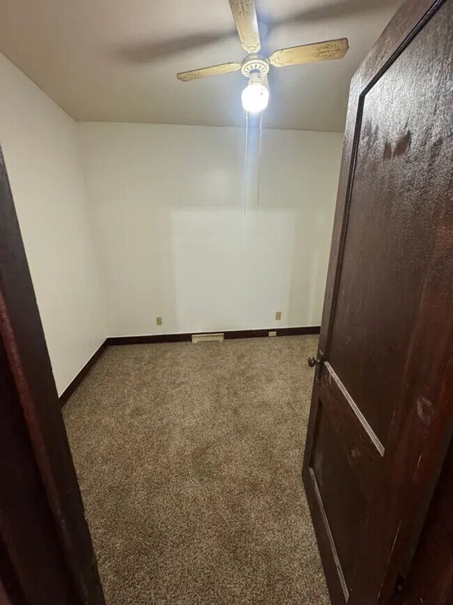 Photo - 44 E Brookside Ave Unidad DOWN