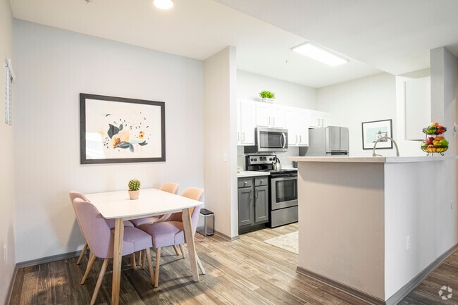 2BR, 2BA - 1096