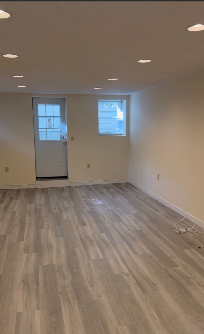 Photo - 183 Arbor Cres