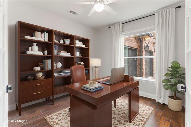 Photo - 2417 Brenham Dr