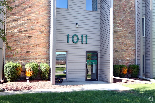 SELLING ON 9/4/2026 Maple Apartments