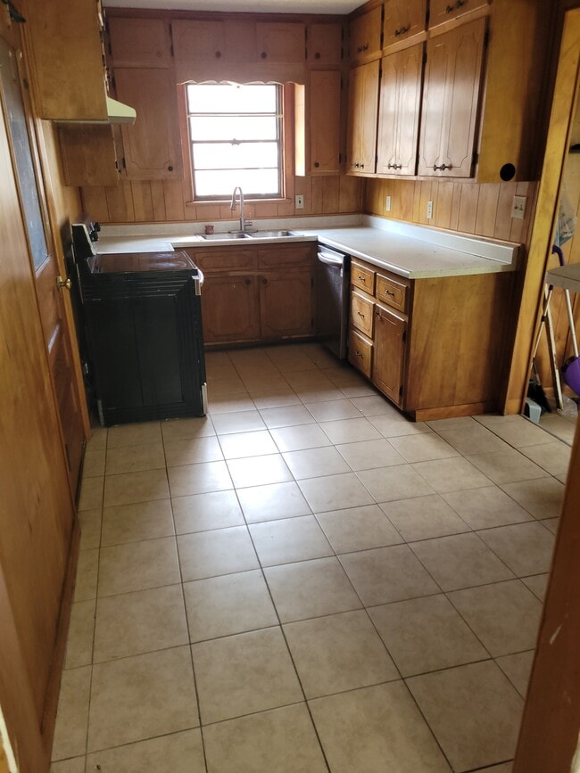 Photo - 1705 Harding St