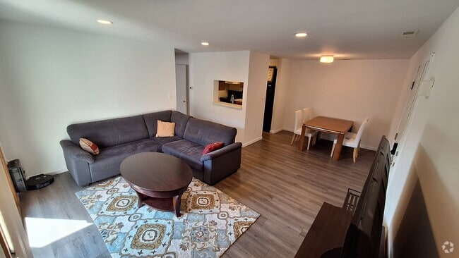 Building Photo - 1015 Ravens Crest Dr Unit 1015 Rental