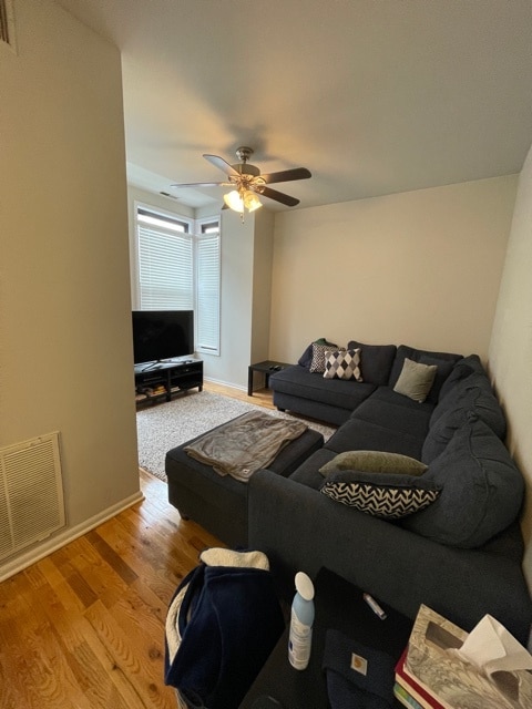 Photo - 1351 W Roscoe St Unidad 2