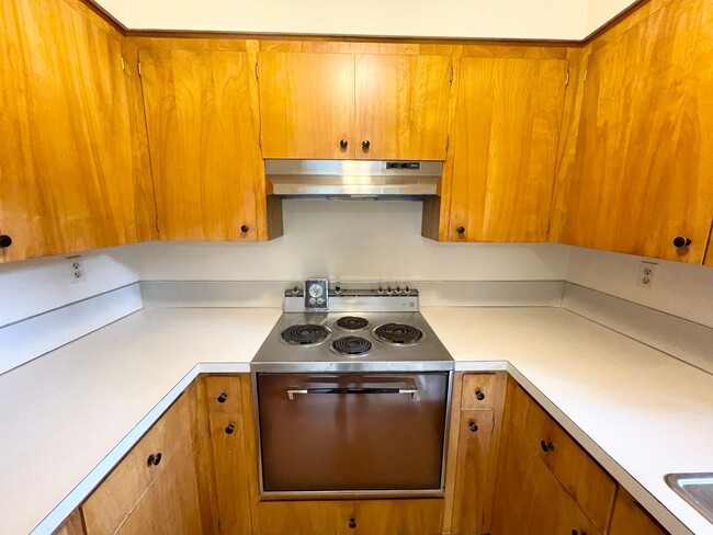 Photo - LR1261* Unit #24