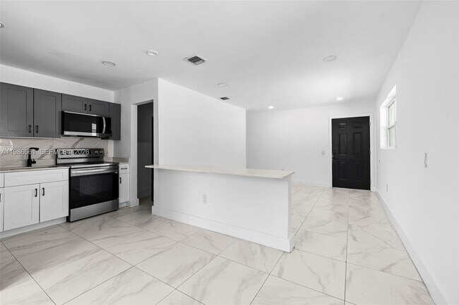 Photo - 1443 NW 34th St