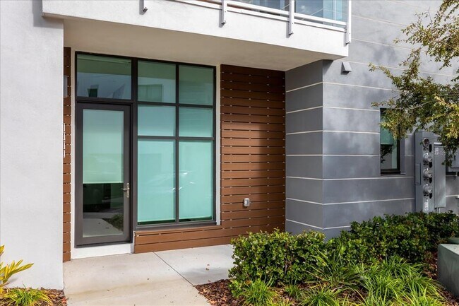 Photo - 1776 Mondrian Cir