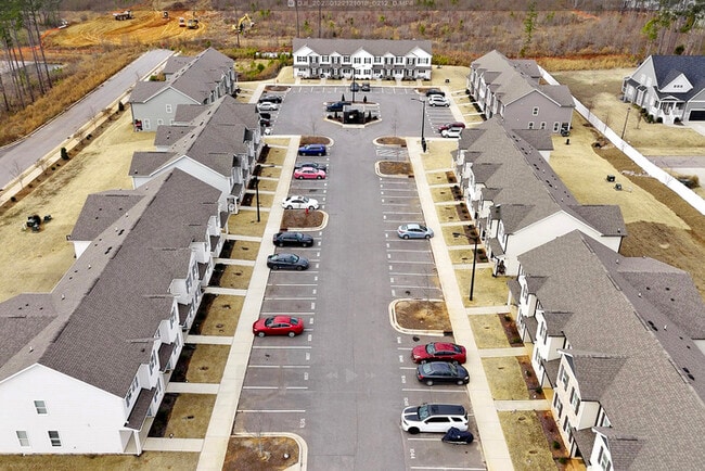 Building Photo - 1025 Peony Ln