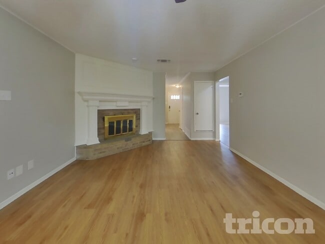 Photo - 2710 Jewell Dr