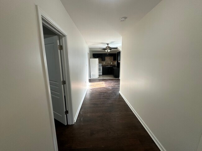 Photo - 132 E Howard St