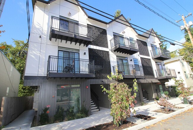 Photo - 8417 SW 24th Ave Unidad 207