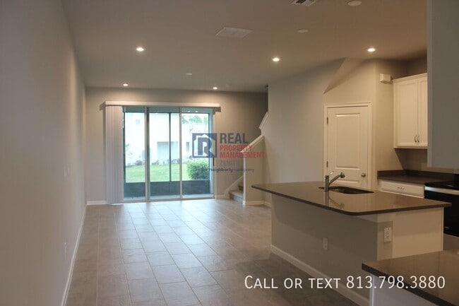 Photo - 26052 Woven Wicker Bnd