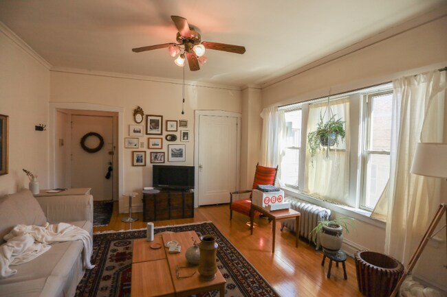 Photo - 4647 N Manor Ave Unidad 3