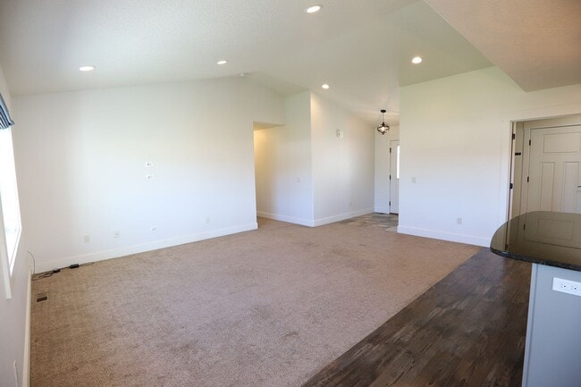 Photo - 1327 Silverton Dr