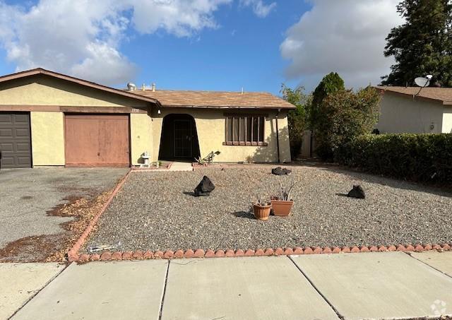 Building Photo - 1950 Calle Amargosa Rental