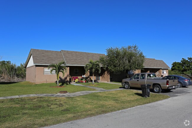 Building Photo - Lakeside Terrace Rental