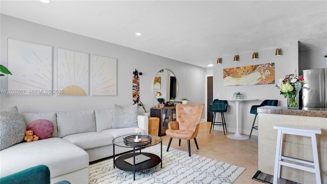 7925 Carlyle Ave Unit 403