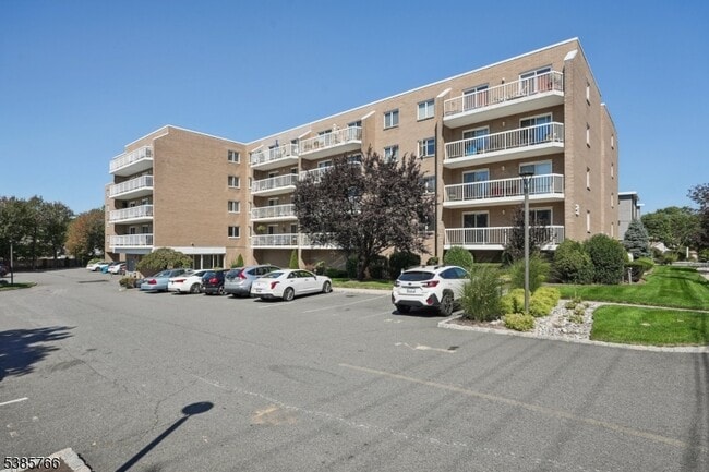 Building Photo - 38 Moonachie Rd Unit 116