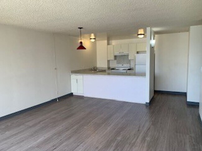 Photo - Kukui Plaza - 2 bedroom, 1 bath condo with 1 parking Unit D2315