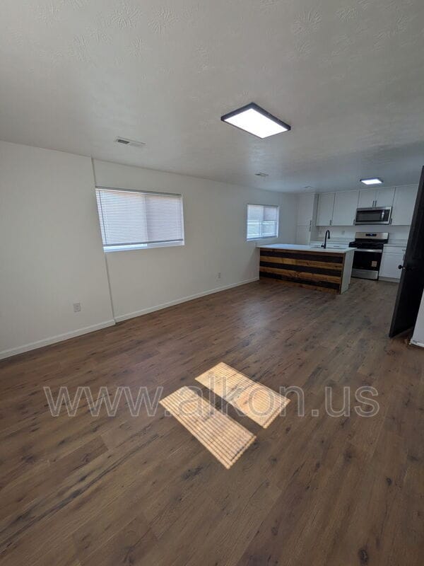 Photo - 949 Perry Hwy Unidad 2