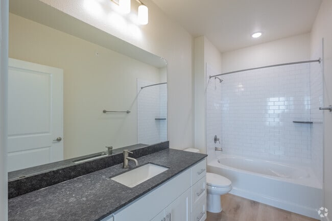 2BR, 2BA - 1,064SF - Bathroom