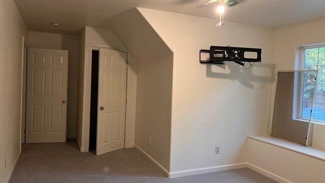 Photo - 14385 Holmwood Dr