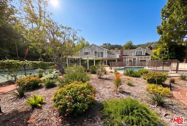 Building Photo - 21663 Ulmus Dr