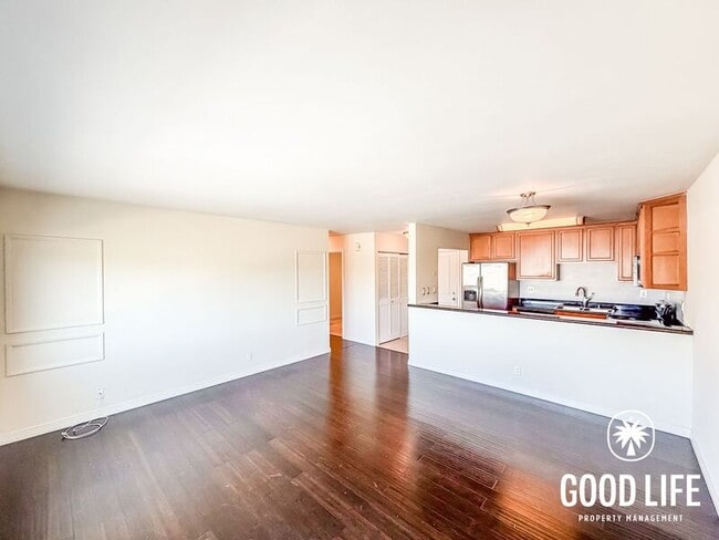 Building Photo - 6120 Decena Dr Unit #107