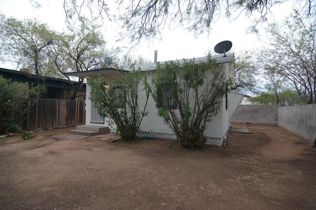 Photo - Charming 1 Bedroom 1 Bath! Central Tucson Location! Minutes from the UofA!
