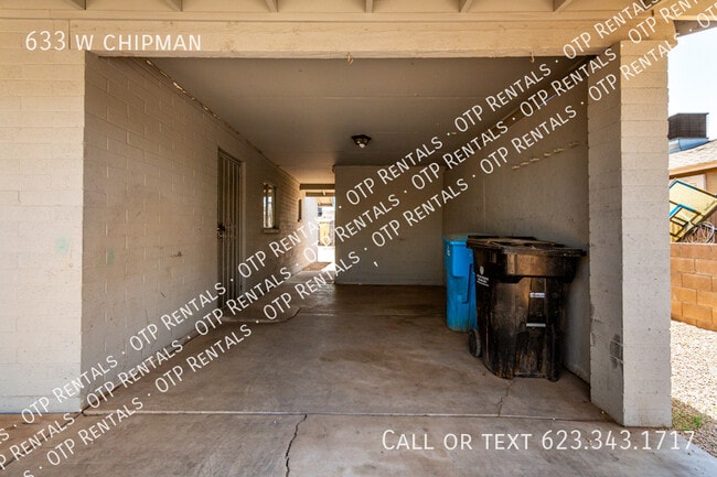 Photo - 633 w chipman- Casa