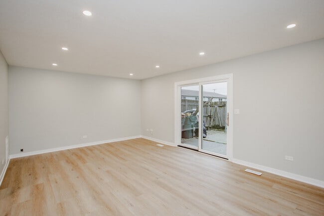 Photo - 1845 Bristol Walk