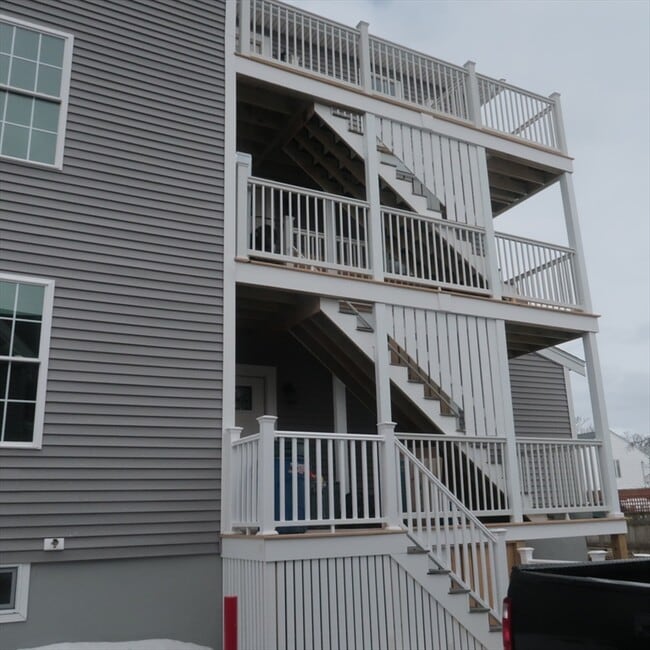 Photo - 32 Newhall St Unit 2