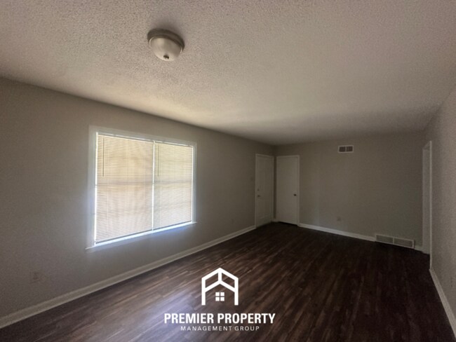 Photo - 6343 Limewood Ave