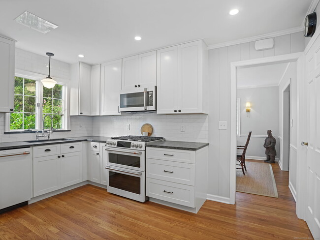 Photo - 15 Stanwich Ln