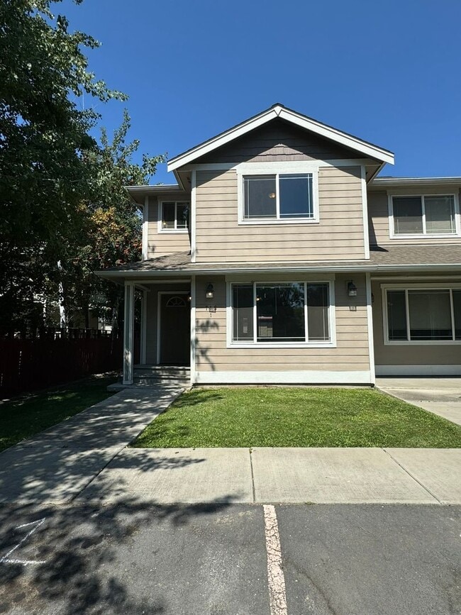 Building Photo - 715 E 7th Ave Unit 1