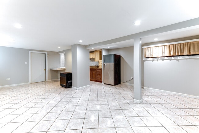 Photo - 1739 N Rockwell St Unit G