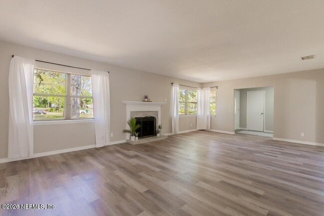 Photo - 1040 Penman Rd