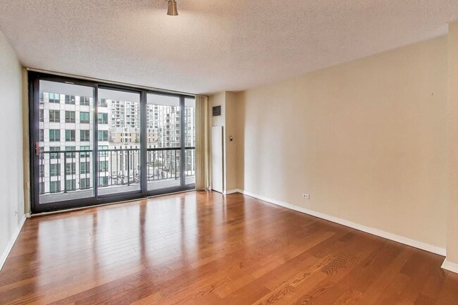 Photo - 10 E Ontario St Unit 1110