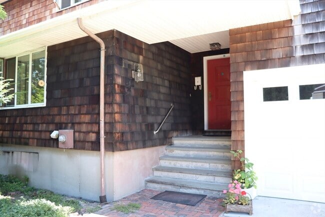 Building Photo - 20 Tidd St Unit 3 Rental