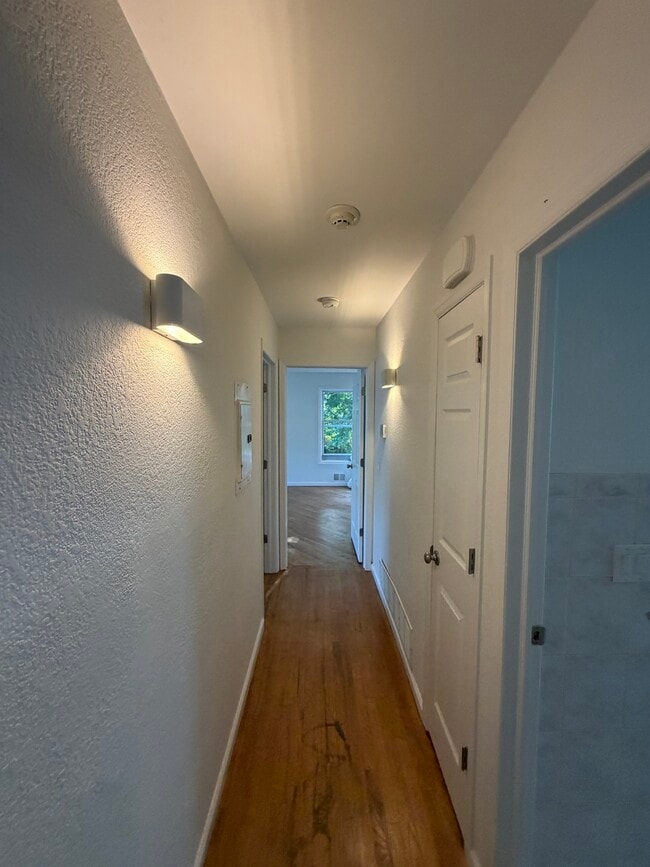 Photo - 1214 Robert St
