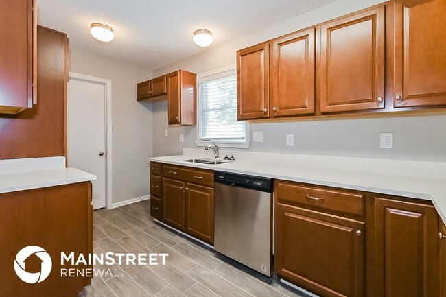 Photo - 1695 Myrna Ln